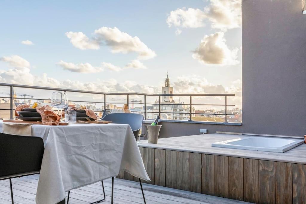 Love Nest - Your Cosy Penthouse Ostende Exterior foto